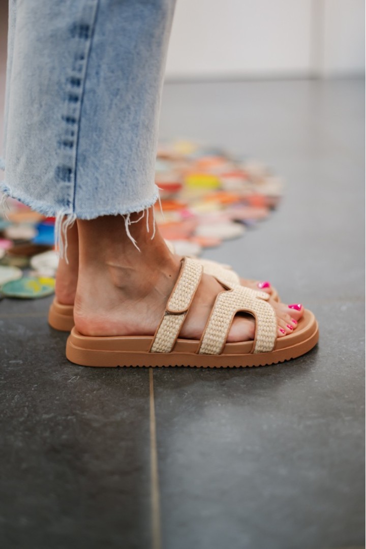 STEVE MADDEN MISSILE RAFFIA