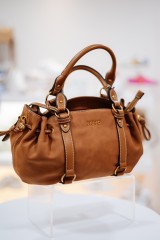 LIUJO S TRUNK CAMMELLO GINESA