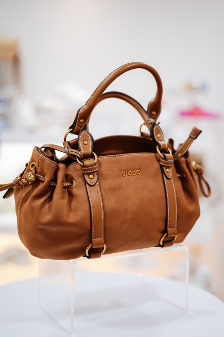 LIUJO S TRUNK CAMMELLO GINESA