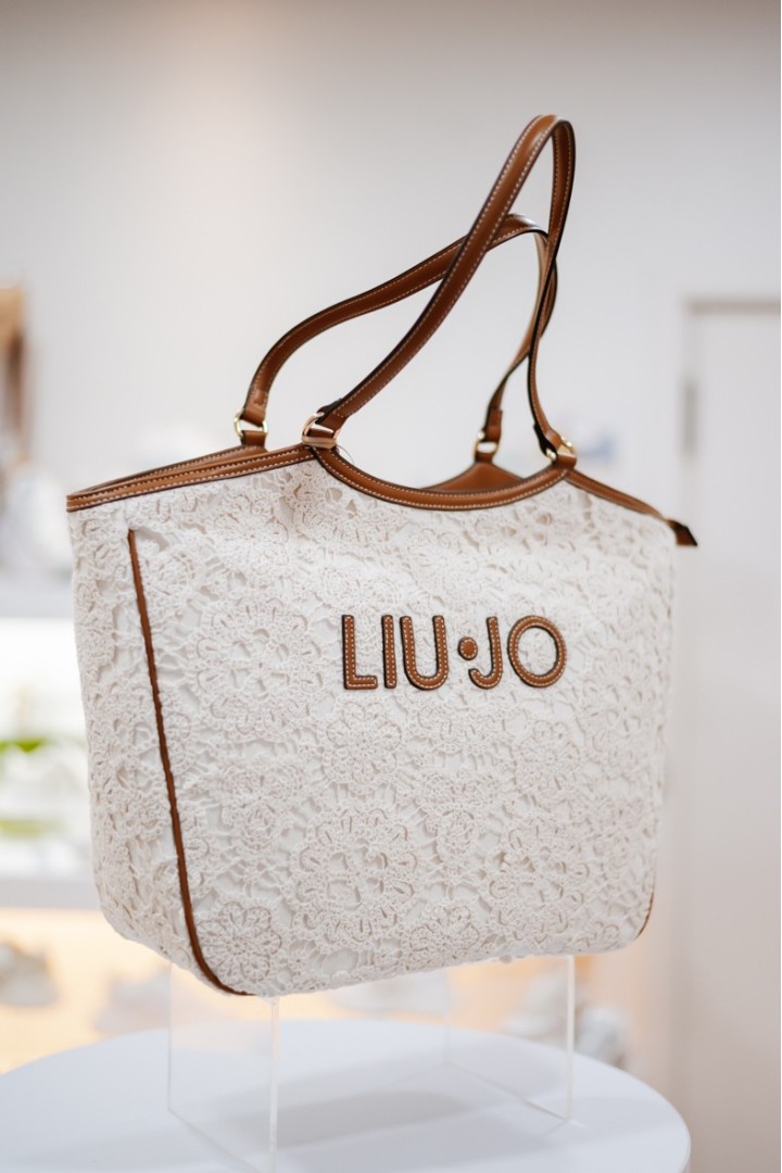 LIUJO L TOTE CREAM FERIELLE